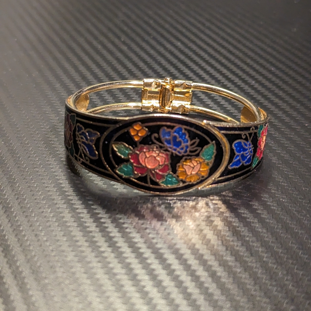Vintage black Cloisonne bracelet Gold tone floral clamper bracelet with black en